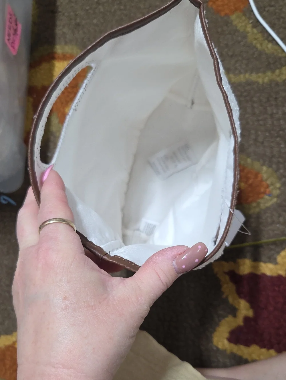 Bath&BodyWorks:  Fluffy On The Go Bag
